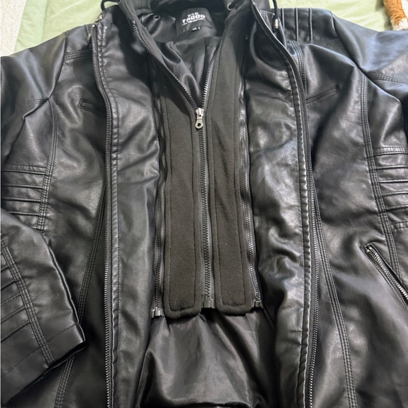 Women's Black Hooded Jacket - Picture 15 of 16